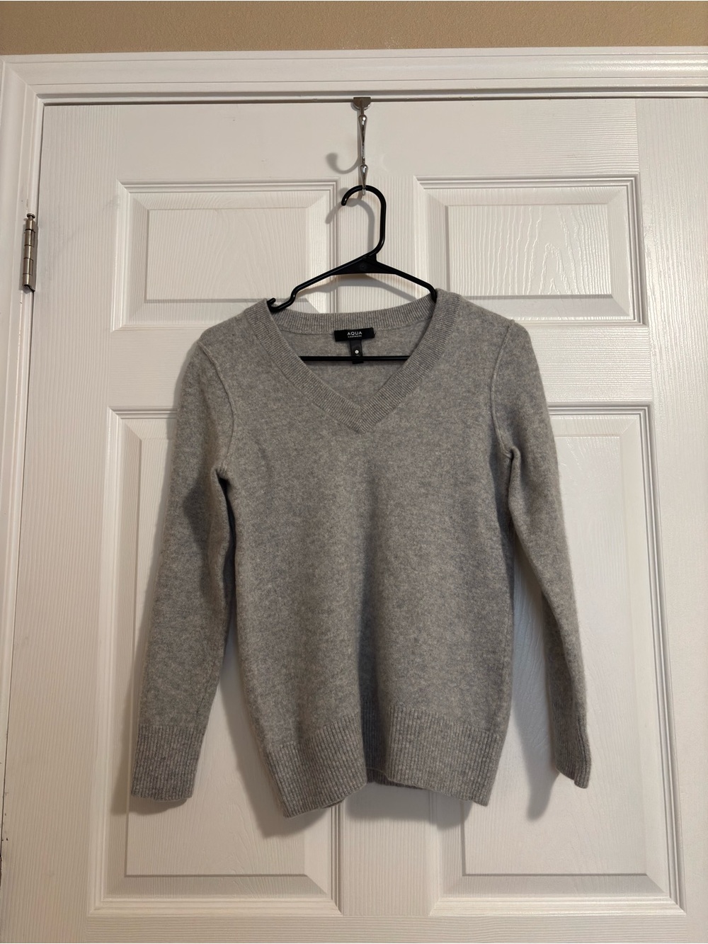 Women's V-Neck Sweater - Light Gray